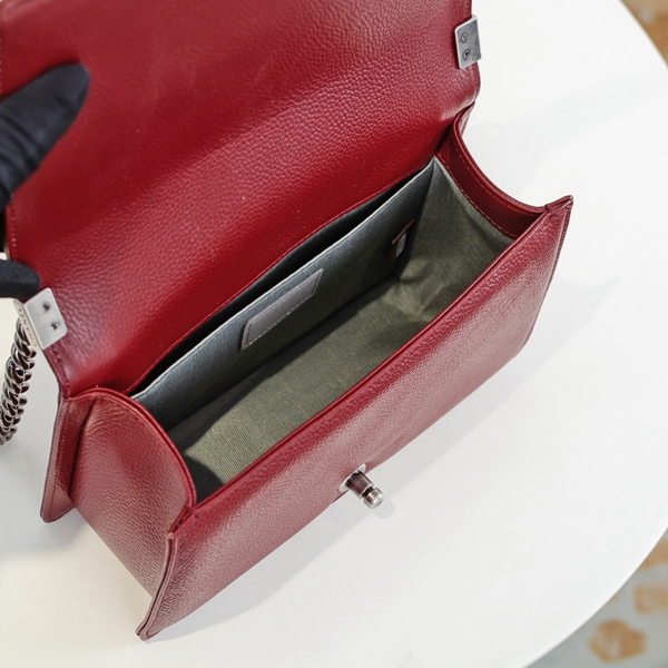 シャネルバッグ着用イメージ